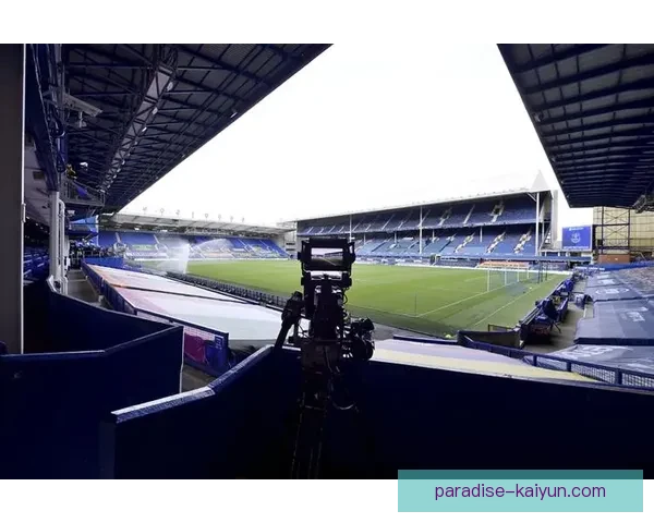 英超转播平台遇到新挑战,网络观赛趋势日益明显 英超转播平台遇到新挑战,网络观赛趋势日益明显